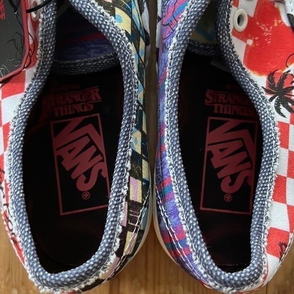 NWT & Box Vans X Stranger Things Authentic Multi/Marshmallow 5 Men 6.5 Women - Picture 10 of 16